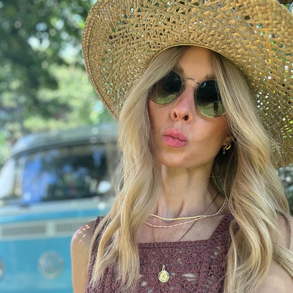 Meet your Posher, Kym - Picture 1 of 1